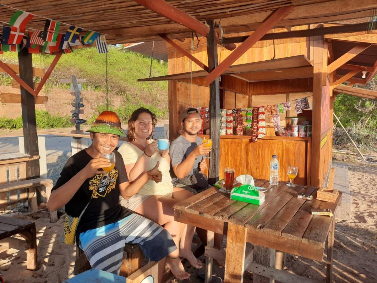 Boneputeh Homestay Taliwang Bagian luar foto