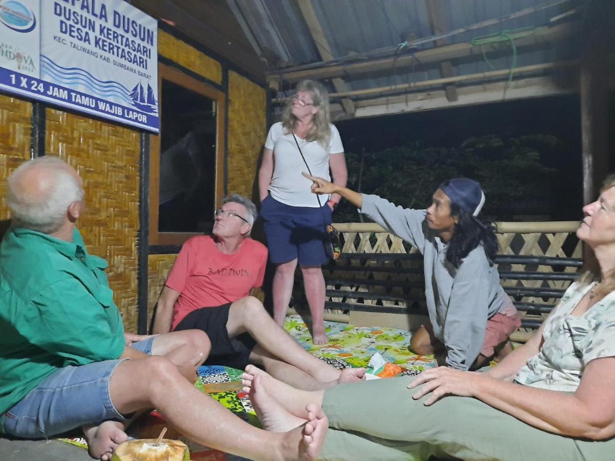 Boneputeh Homestay Taliwang Bagian luar foto