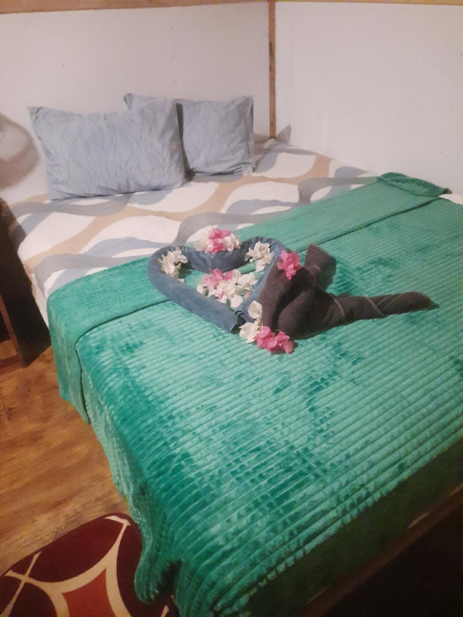 Boneputeh Homestay Taliwang Bagian luar foto
