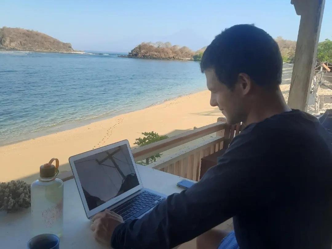 Boneputeh Homestay Taliwang Bagian luar foto