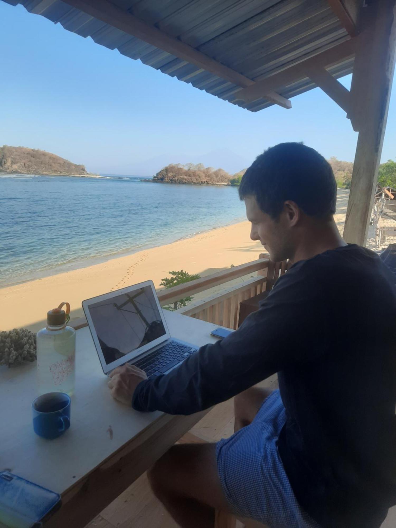 Boneputeh Homestay Taliwang Bagian luar foto