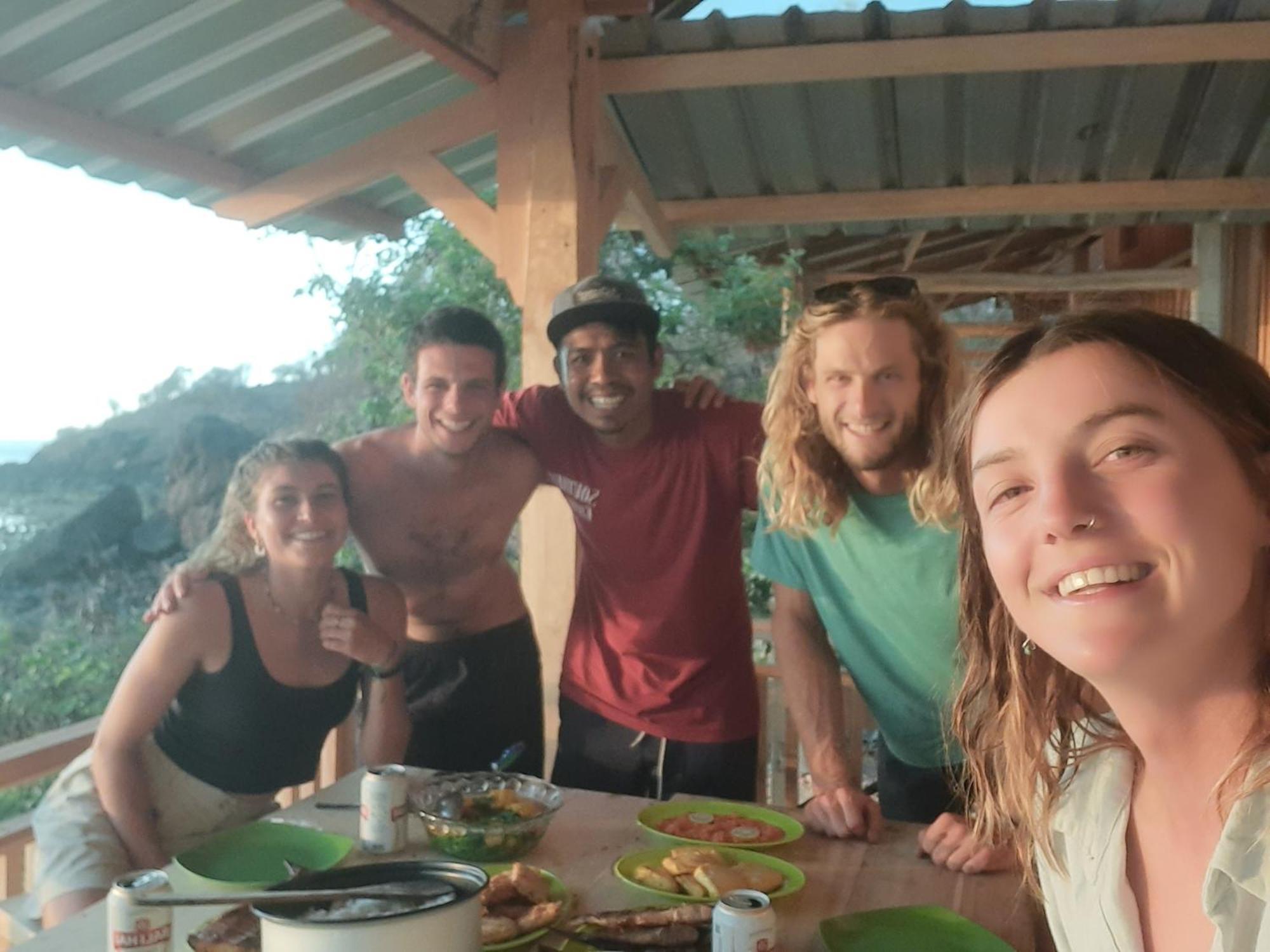 Boneputeh Homestay Taliwang Bagian luar foto