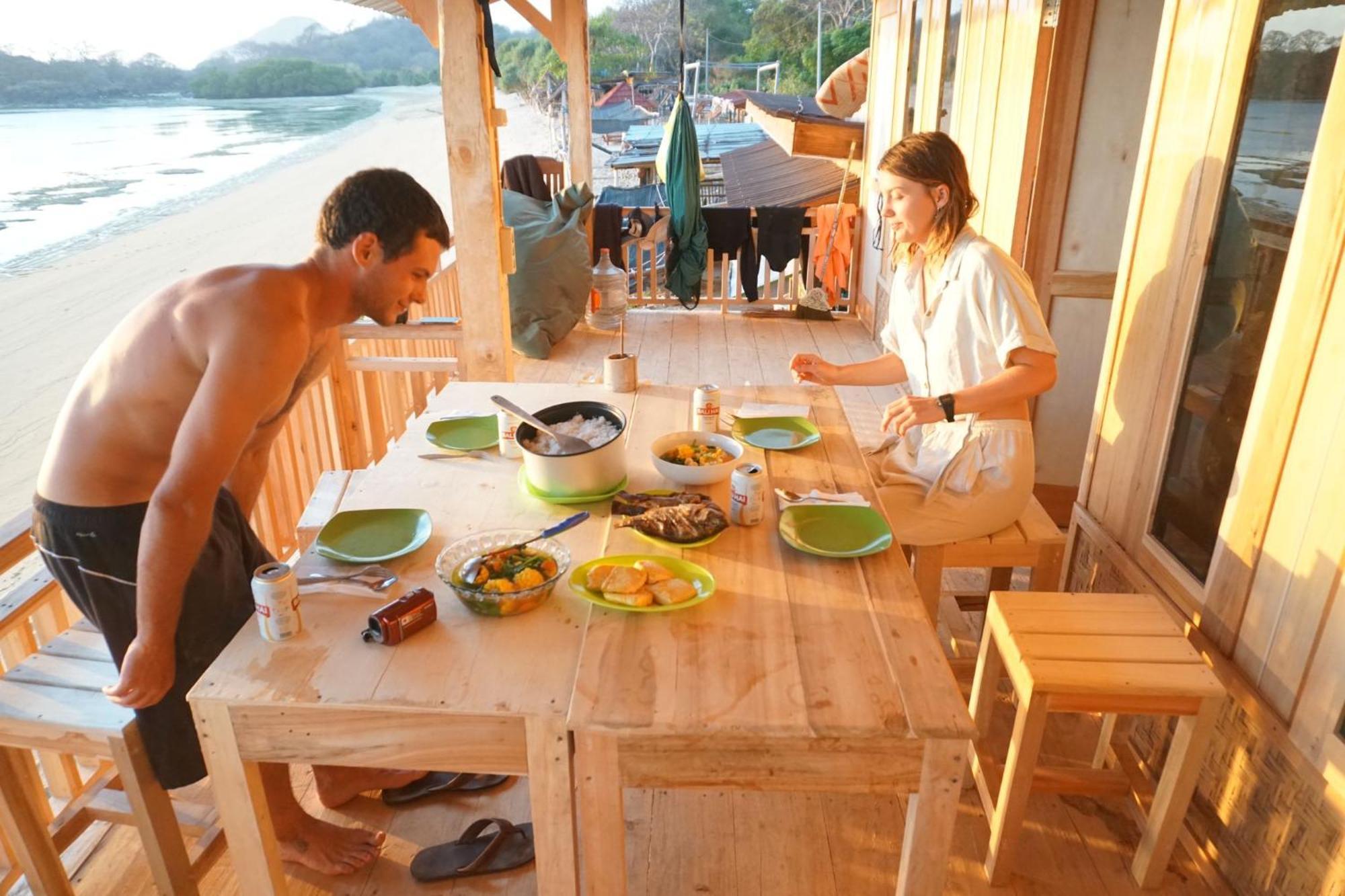 Boneputeh Homestay Taliwang Ruang foto