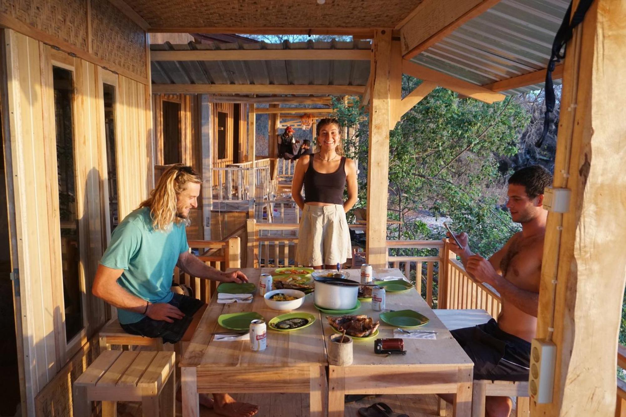 Boneputeh Homestay Taliwang Ruang foto