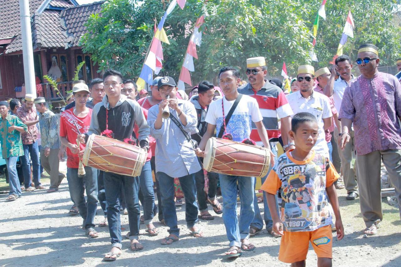 Boneputeh Homestay Taliwang Bagian luar foto