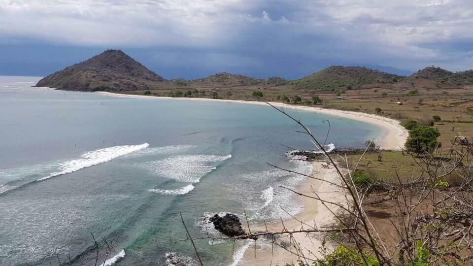 Boneputeh Homestay Taliwang Bagian luar foto